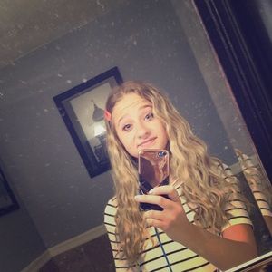 Meet your Posher, Anna aka owner of Banana 🍌bout.